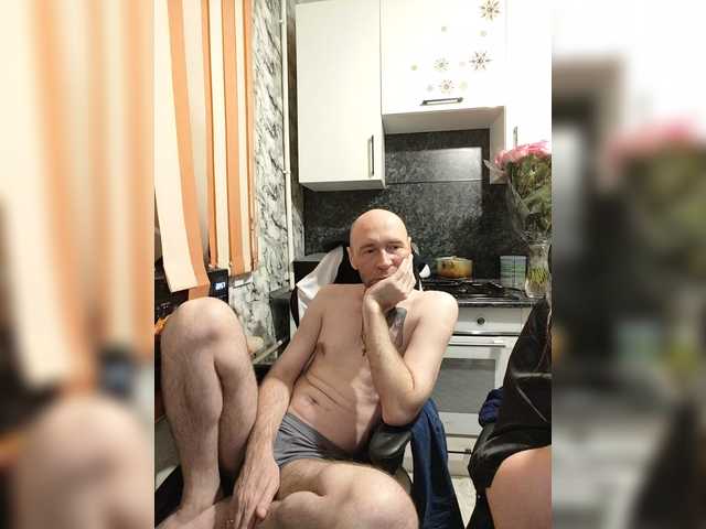 Innokentiy449's BongaCams show and profile