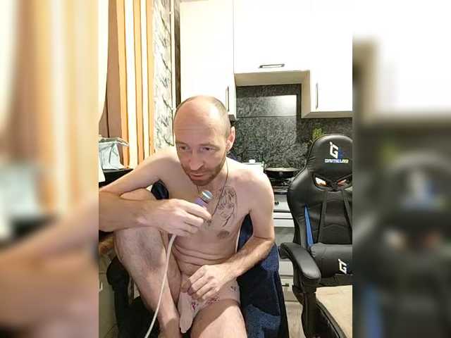 Innokentiy449's BongaCams show and profile