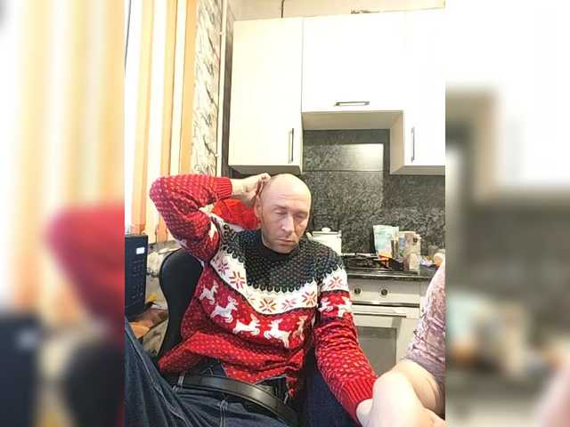 Innokentiy449 from BongaCams