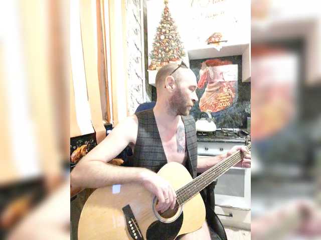 Innokentiy449's BongaCams show and profile