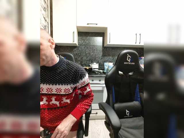 Masturbate to Innokentiy449, they want to masturbate for you Innokentiy449 from BongaCams