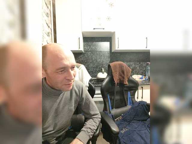 Innokentiy449's BongaCams show and profile