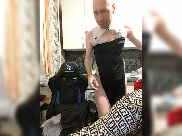 Innokentiy449's BongaCams show and profile