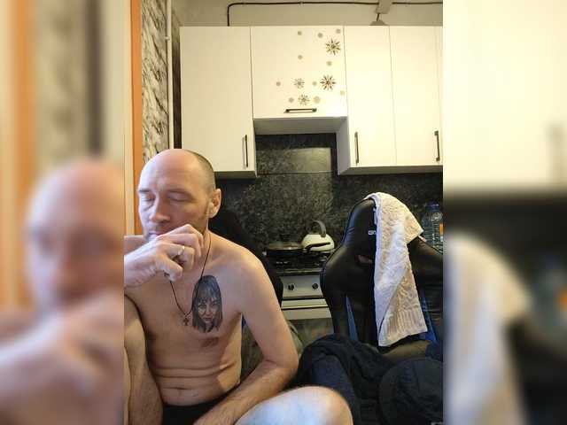 Innokentiy449's BongaCams show and profile