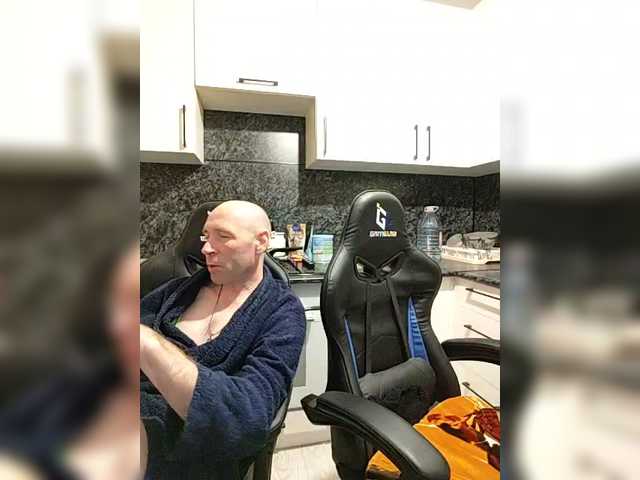 Innokentiy449 from BongaCams