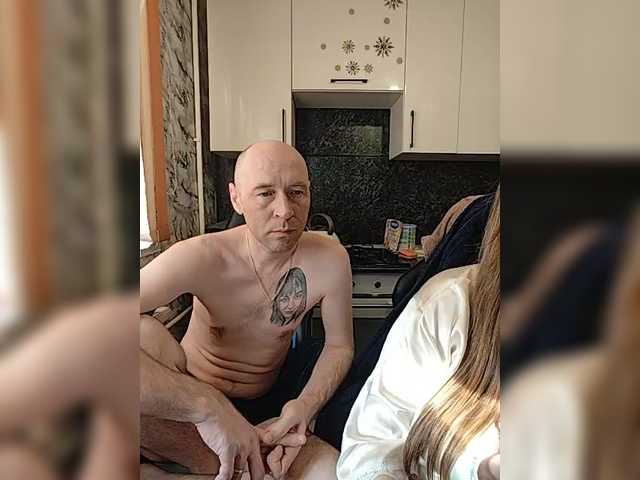 le modèle Innokentiy449 est en webcam porno dans un show sur le site bongacams, il possède les tags suivants: White/Caucasian,Blonde,Hairy