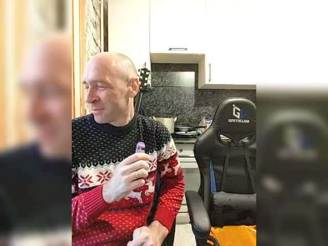 Innokentiy449 from BongaCams