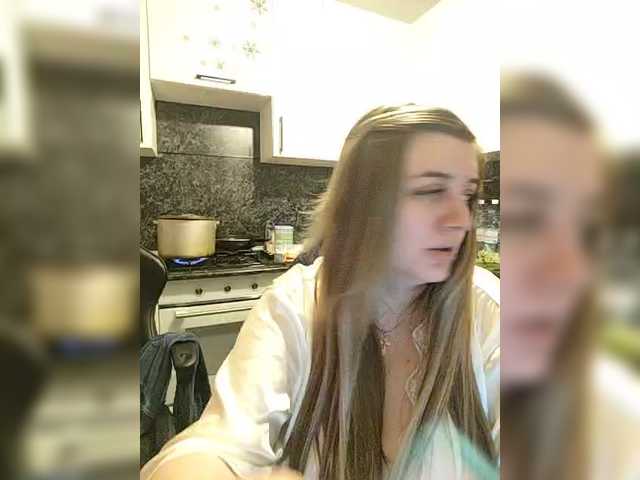 le modèle Innokentiy449 est en webcam porno dans un show sur le site bongacams, il possède les tags suivants: White/Caucasian,Blonde,Hairy