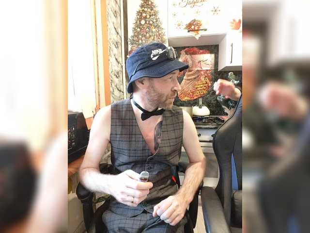 Innokentiy449's BongaCams show and profile