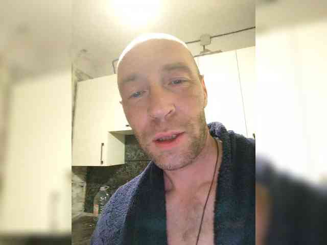 Innokentiy449 Live Webcam on BongaCams