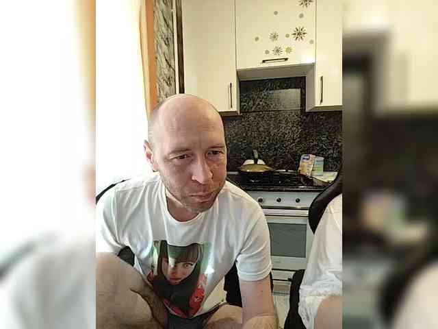 Innokentiy449 Live Webcam on BongaCams