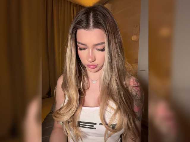 Pekkaboo's BongaCams show and profile