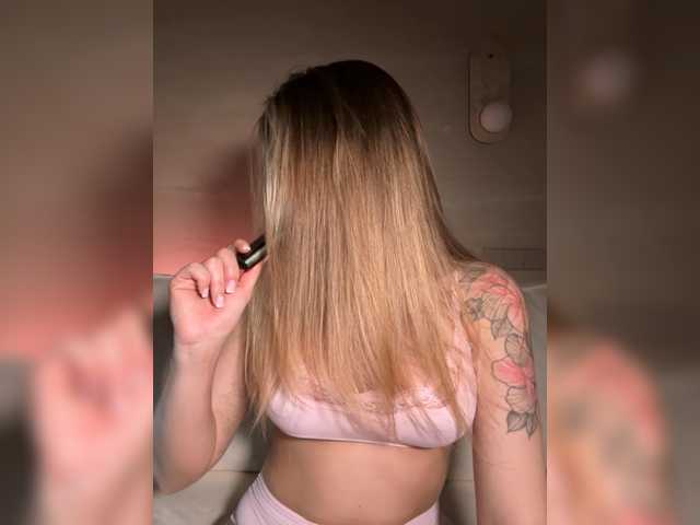 Pekkaboo's BongaCams show and profile