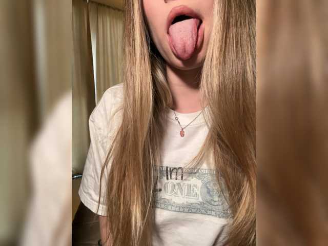 Pekkaboo's BongaCams show and profile