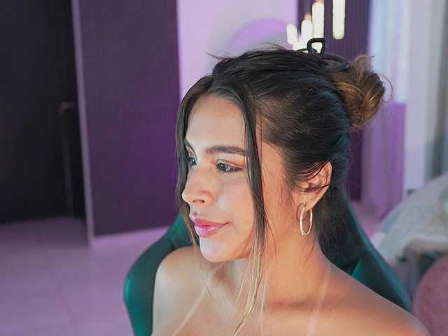 AnitaHaywood's BongaCams show and profile