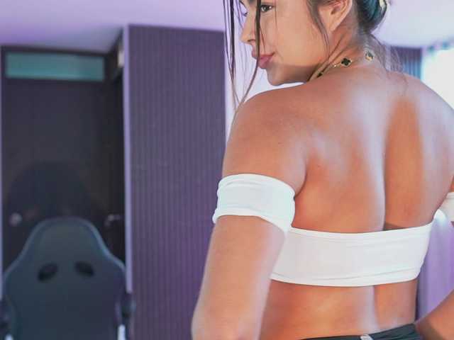 AnitaHaywood's BongaCams show and profile