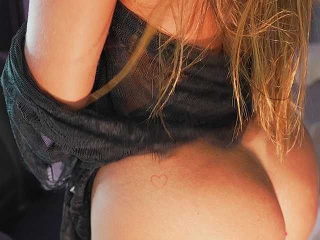 AnitaHaywood's BongaCams show and profile