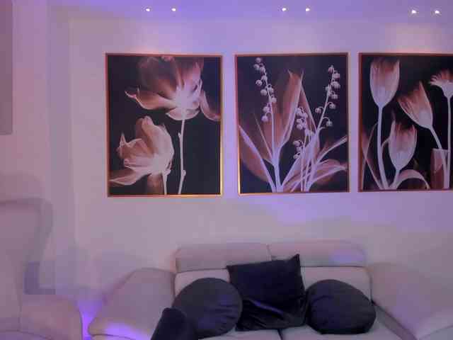 RossieRhoades webcam