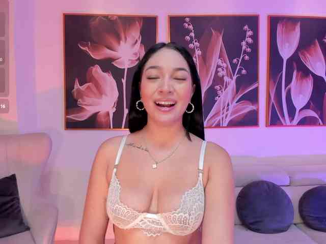 RossieRhoades Live Webcam on BongaCams