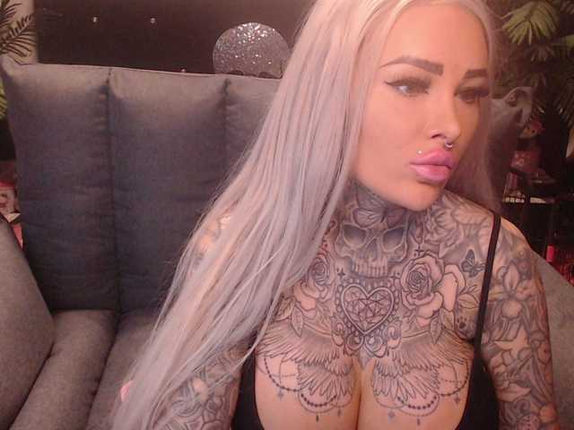 MilaElaine's BongaCams show and profile