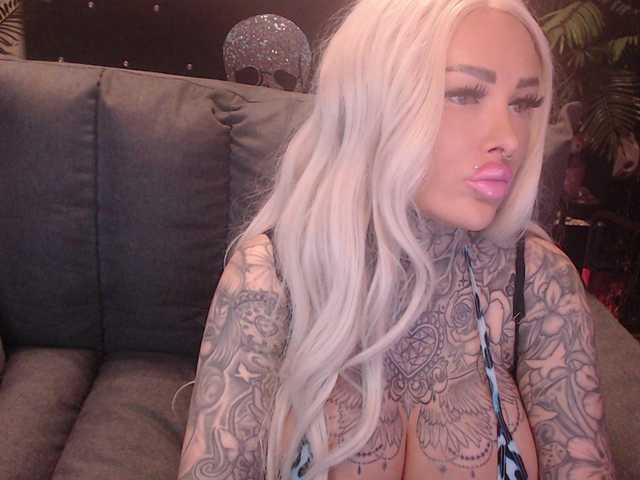 MilaElaine's BongaCams show and profile