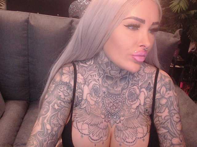 MilaElaine's BongaCams show and profile