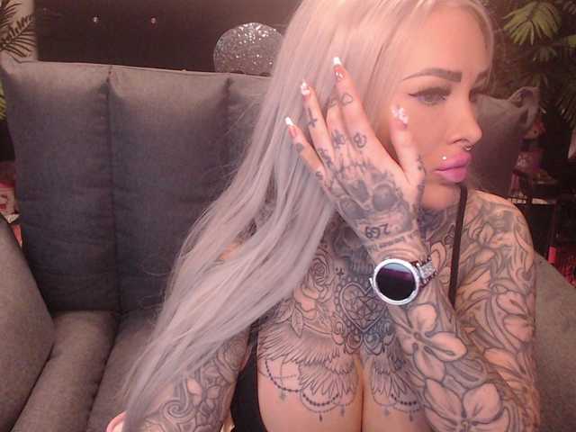 MilaElaine's BongaCams show and profile