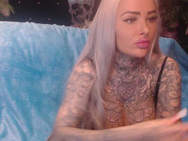MilaElaine's BongaCams show and profile