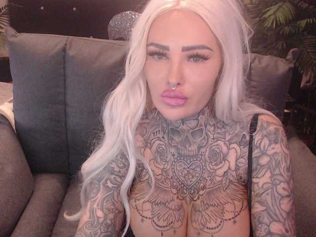 MilaElaine's BongaCams show and profile