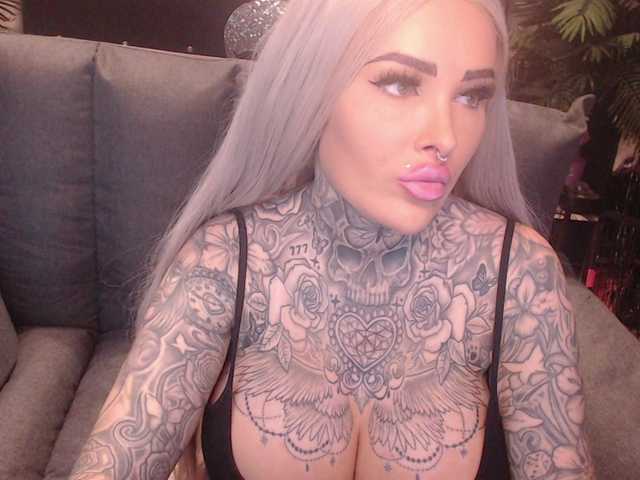 MilaElaine's BongaCams show and profile