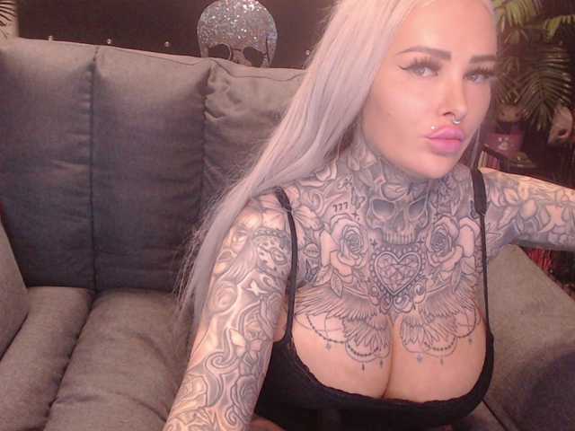 MilaElaine's BongaCams show and profile