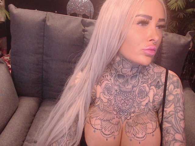 MilaElaine's BongaCams show and profile