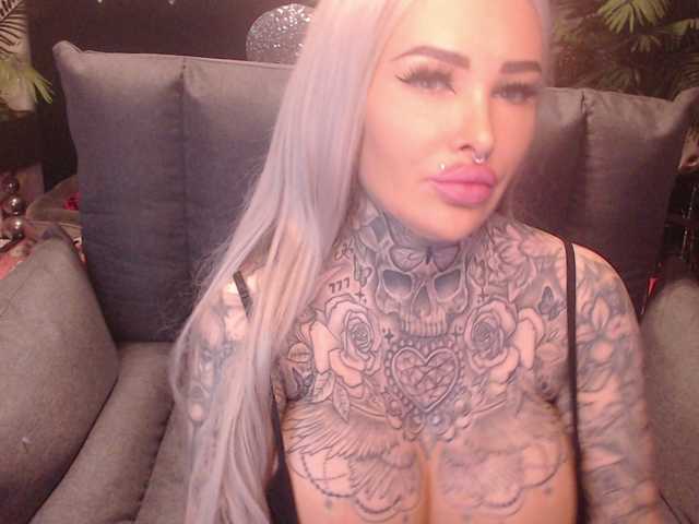 MilaElaine's BongaCams show and profile