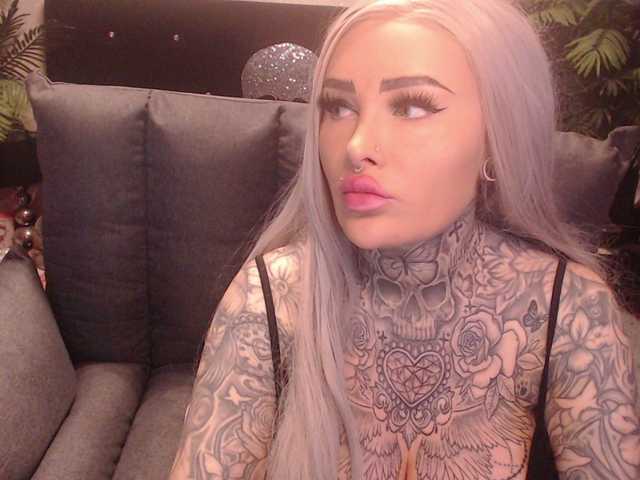 MilaElaine's BongaCams show and profile