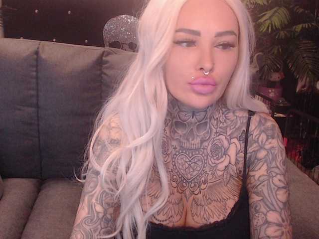 MilaElaine's BongaCams show and profile