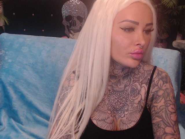 MilaElaine's BongaCams show and profile