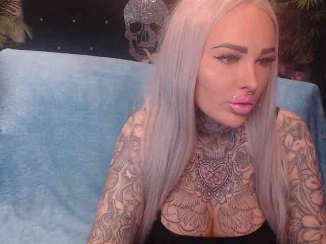 MilaElaine webcam