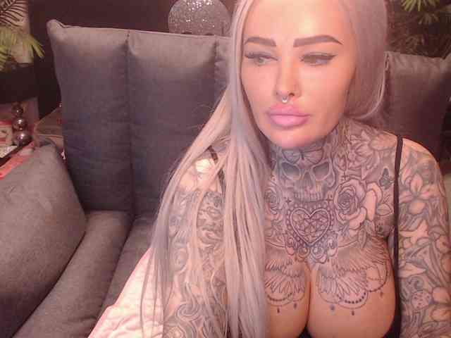 MilaElaine webcam