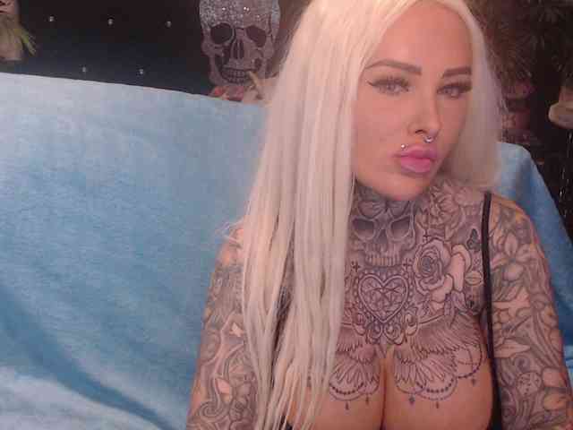 MilaElaine webcam