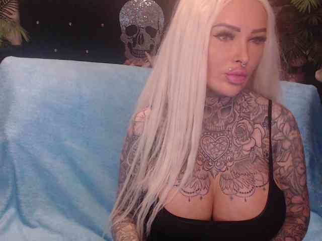 MilaElaine webcam