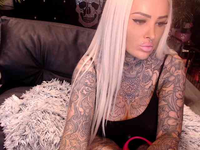 MilaElaine webcam