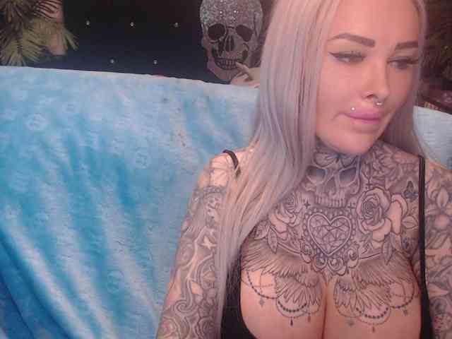 MilaElaine webcam