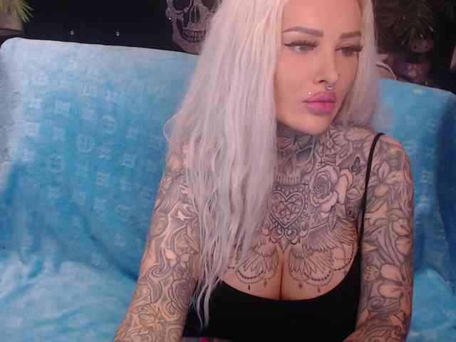 MilaElaine webcam