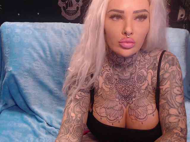 MilaElaine webcam