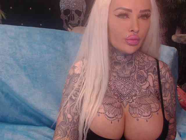 MilaElaine webcam