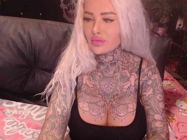 MilaElaine webcam