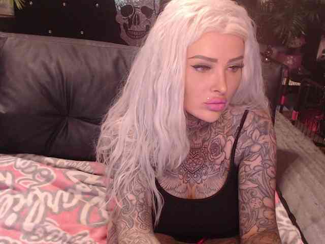 MilaElaine webcam