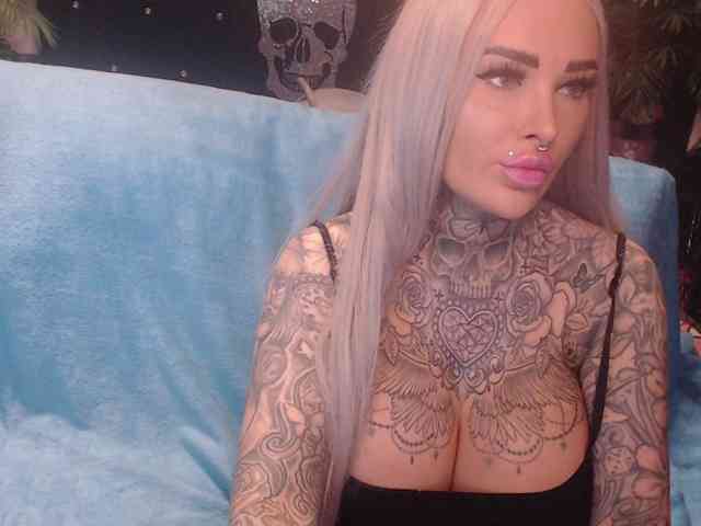 MilaElaine webcam