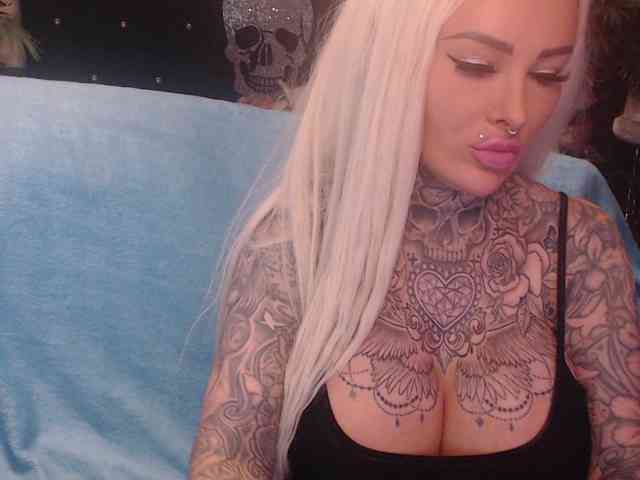 MilaElaine webcam