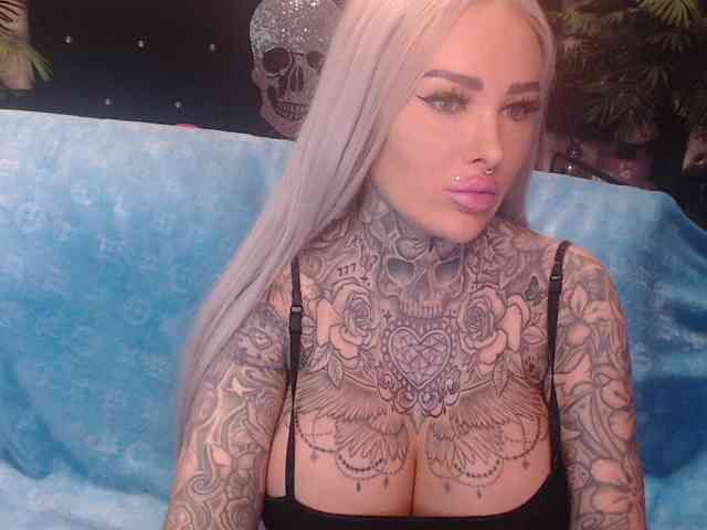 MilaElaine webcam